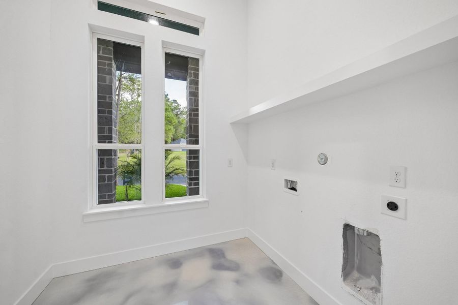 Spacious, unfurnished interior of a new home in , Huntsville (Image 21).