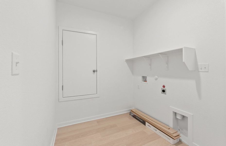 Spacious, unfurnished interior of a new home in Larson Crossing, Elgin (Image 20).