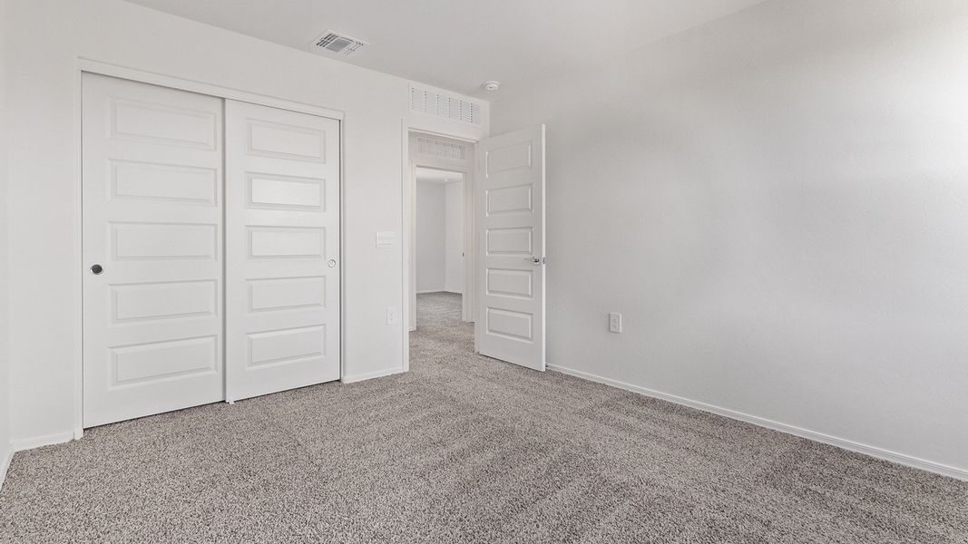 Spacious, unfurnished interior of a new home in Saguaro Bloom, Marana (Image 33).