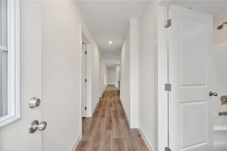Spacious, unfurnished interior of a new home in , Gainesville (Image 23).