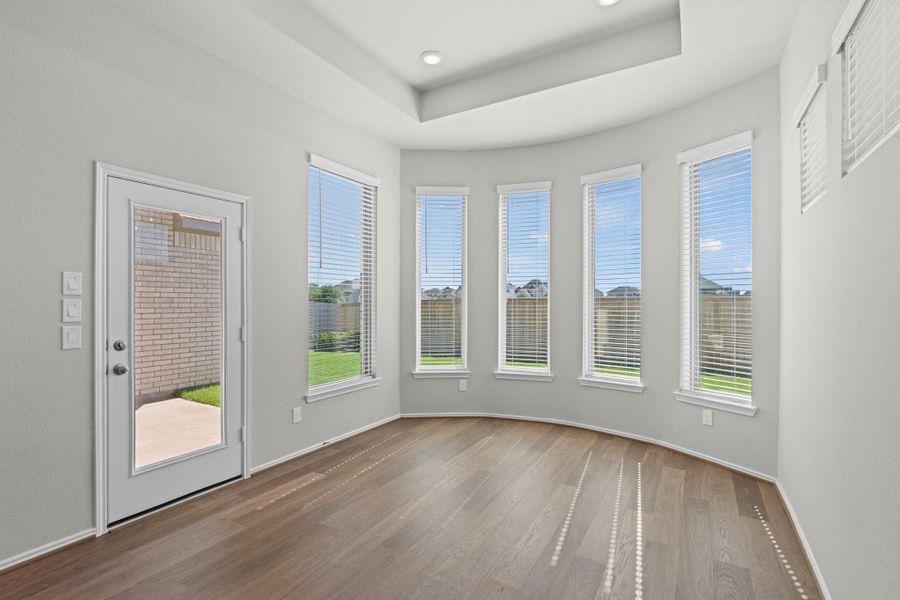Spacious, unfurnished interior of a new home in Candela, Richmond (Image 21).