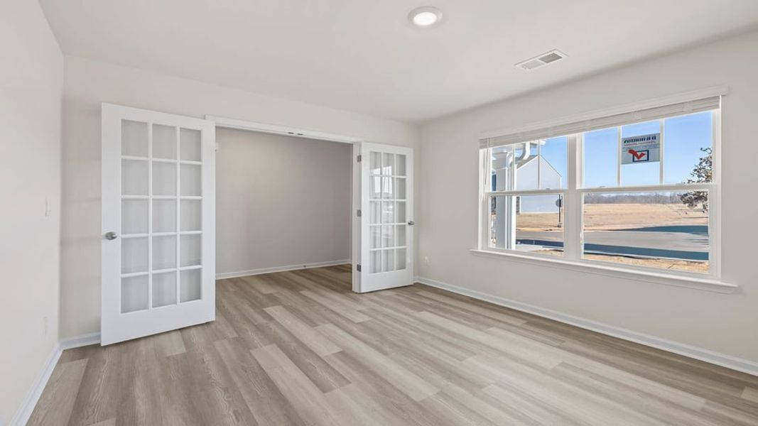 Spacious, unfurnished interior of a new home in Cedar Gap, Fountain Inn (Image 16).