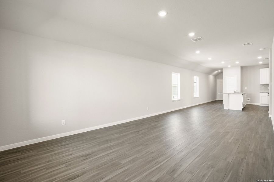 Spacious, unfurnished interior of a new home in Hickory Ridge, Elmendorf (Image 19).