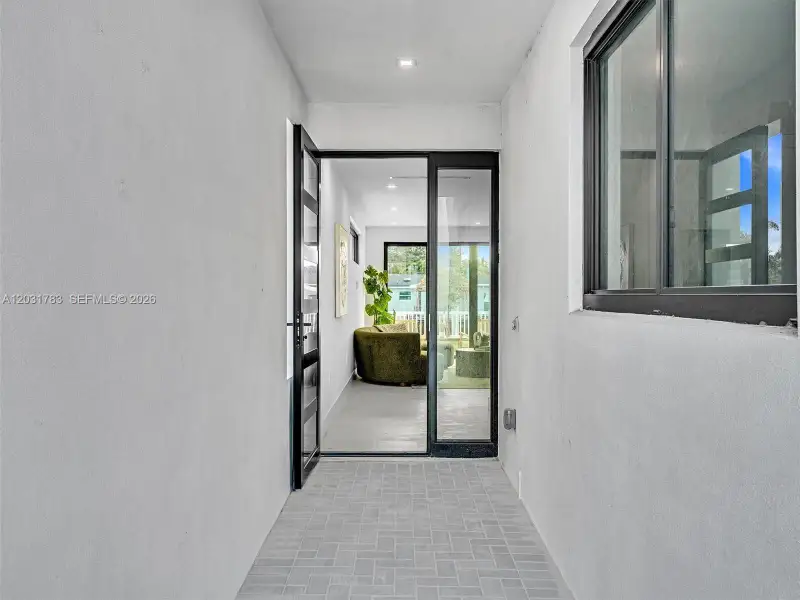 Exterior details and patio area of a home in , Dania Beach (Image 57).