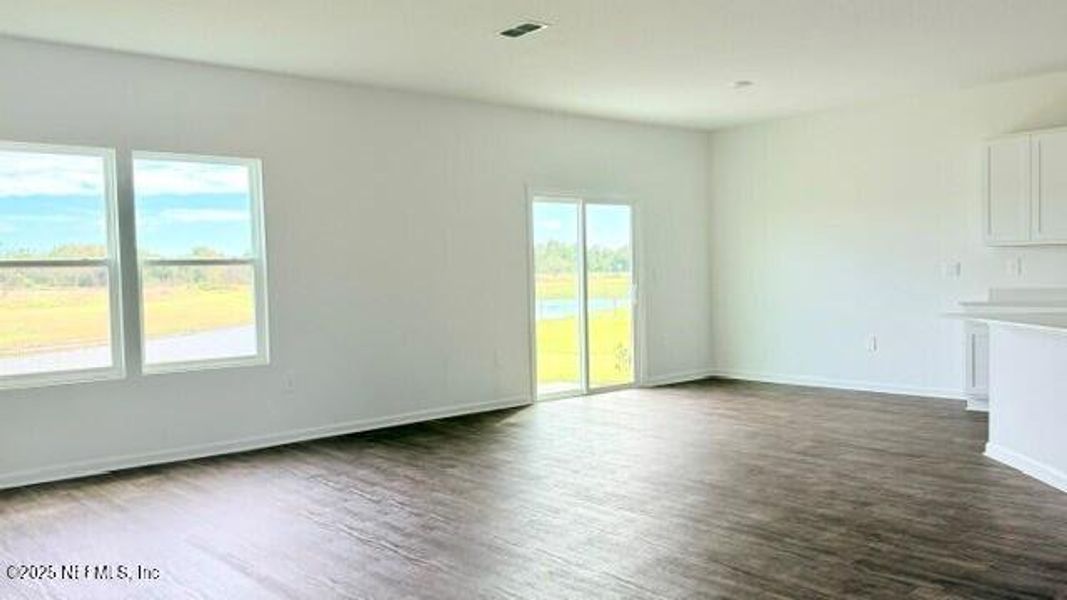 Spacious, unfurnished interior of a new home in Rookery, Green Cove Springs (Image 23).