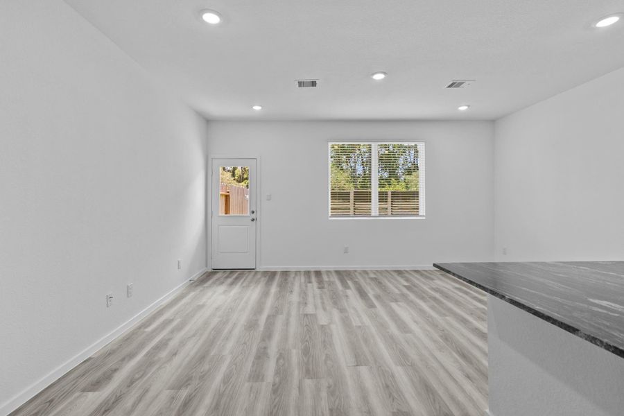 Spacious, unfurnished interior of a new home in , Houston (Image 15).