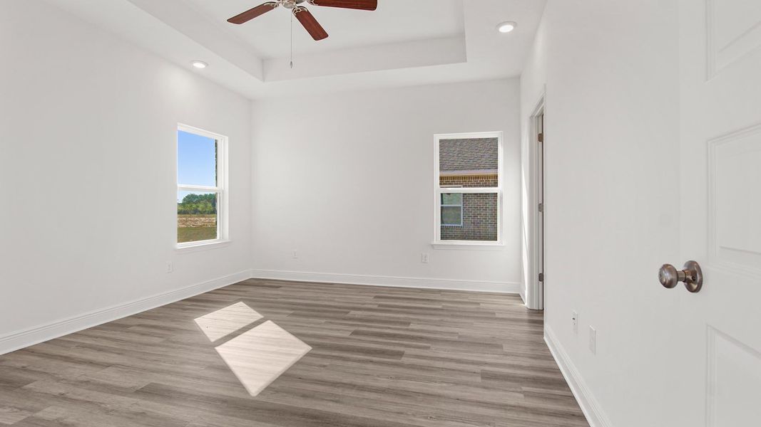 Spacious, unfurnished interior of a new home in Owl's Head Farms, Freeport (Image 20).