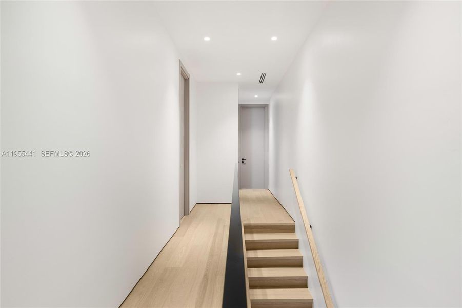 Spacious, unfurnished interior of a new home in , Miami (Image 35).