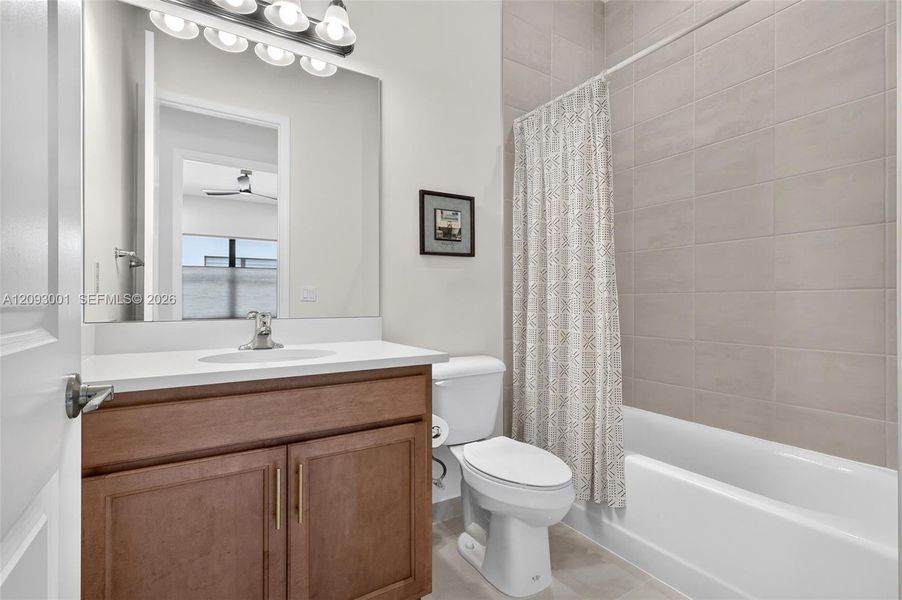 Furnished interior view inside a new home in , Port St. Lucie (Image 48). Furnished interior view inside a new home in , Port St. Lucie (Image 48).