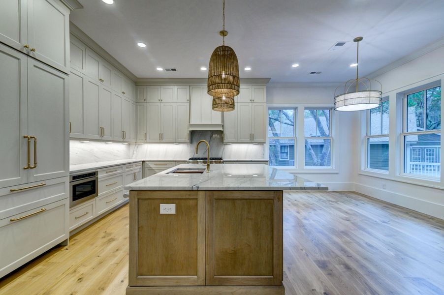 Furnished interior view inside a new home in , Seabrook Island (Image 12).