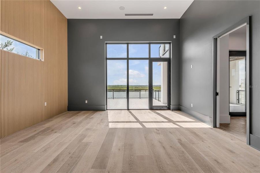 Spacious, unfurnished interior of a new home in , New Smyrna Beach (Image 59).