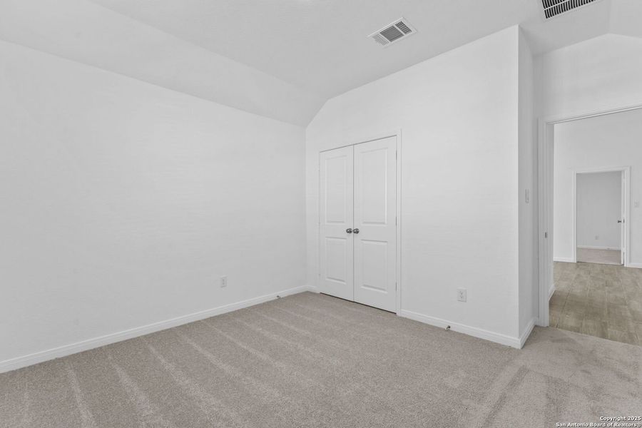 Spacious, unfurnished interior of a new home in Gatehouse: Brookstone II Collection, New Braunfels (Image 23).