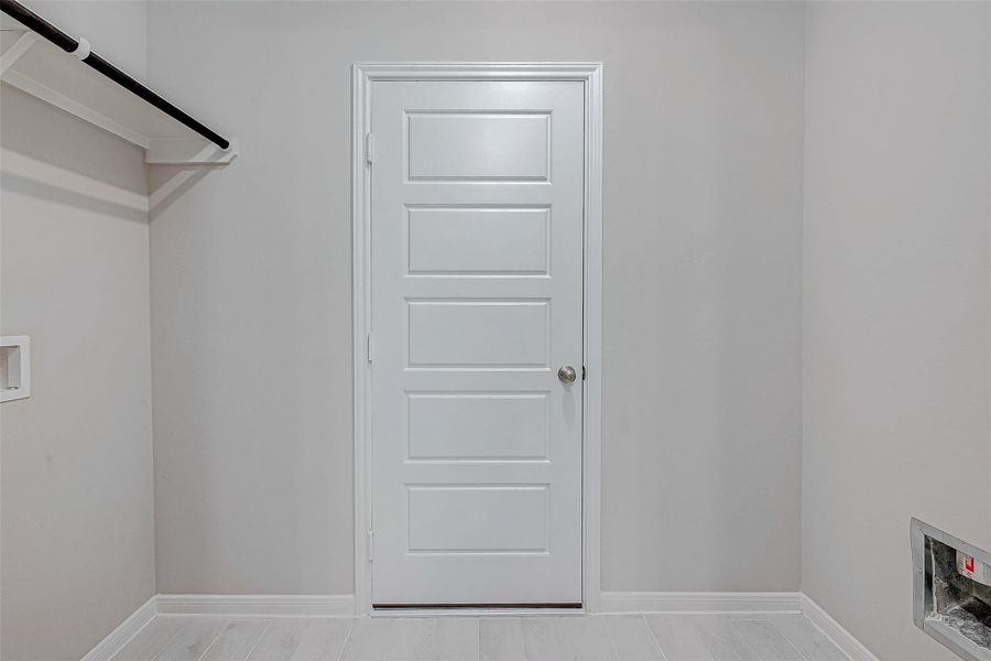 Spacious, unfurnished interior of a new home in Woodland Lakes, Huffman (Image 24).