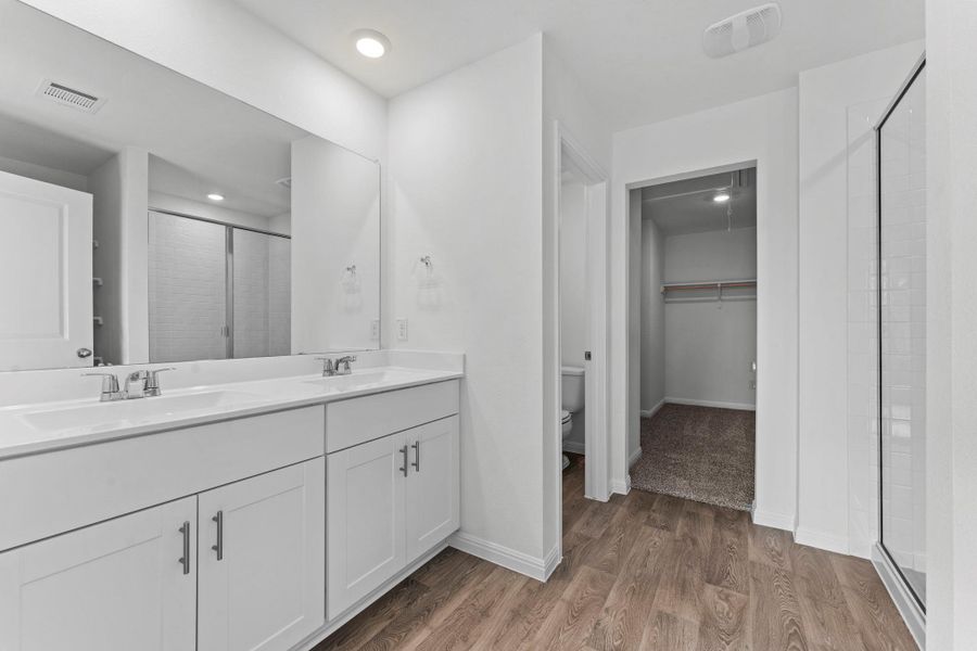 Furnished interior view inside a new home in Paramount, Kyle (Image 8).