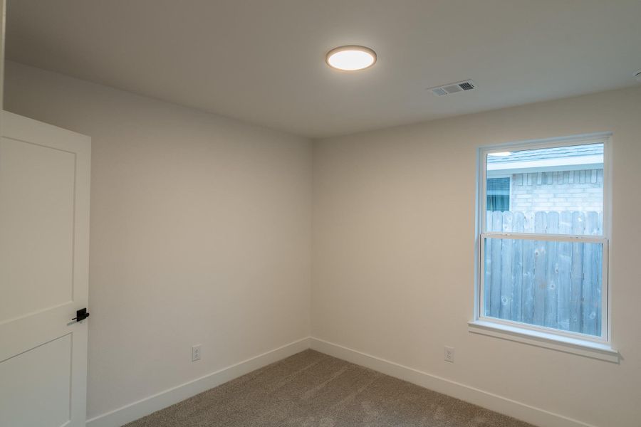 Spacious, unfurnished interior of a new home in , Conroe (Image 10).