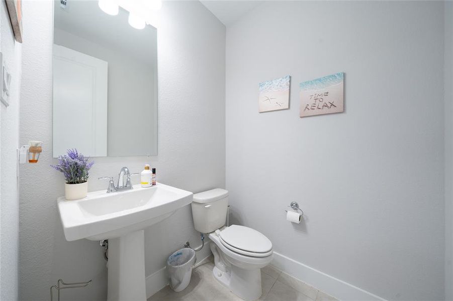 Furnished interior view inside a new home in , Little Elm (Image 9).