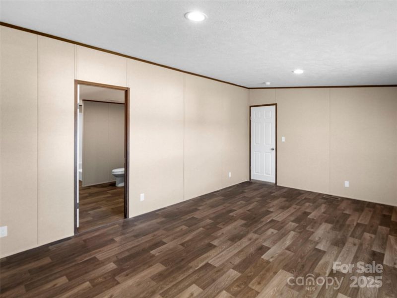 Spacious, unfurnished interior of a new home in , Old Fort (Image 9).