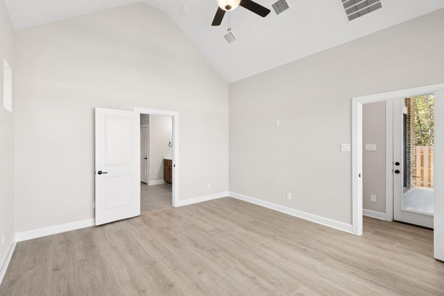 Spacious, unfurnished interior of a new home in Colton 45' Homesites, Todd Mission (Image 33).