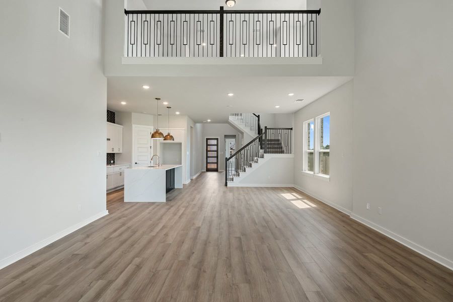 Spacious, unfurnished interior of a new home in Wolf Ranch, Georgetown (Image 33).