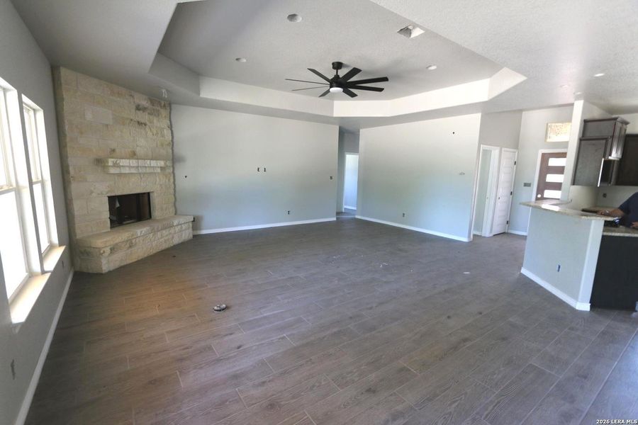 Spacious, unfurnished interior of a new home in , La Vernia (Image 32). Spacious, unfurnished interior of a new home in , La Vernia (Image 32).