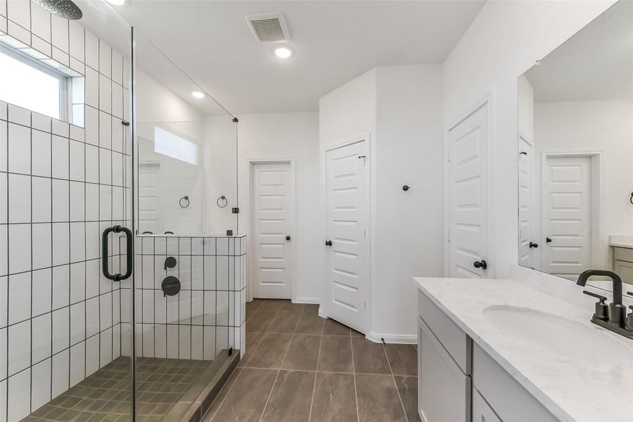 Furnished interior view inside a new home in River Ranch Meadows, Dayton (Image 18).