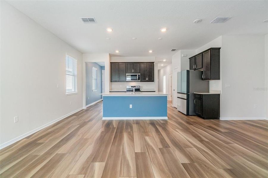 Spacious, unfurnished interior of a new home in , Clermont (Image 28).