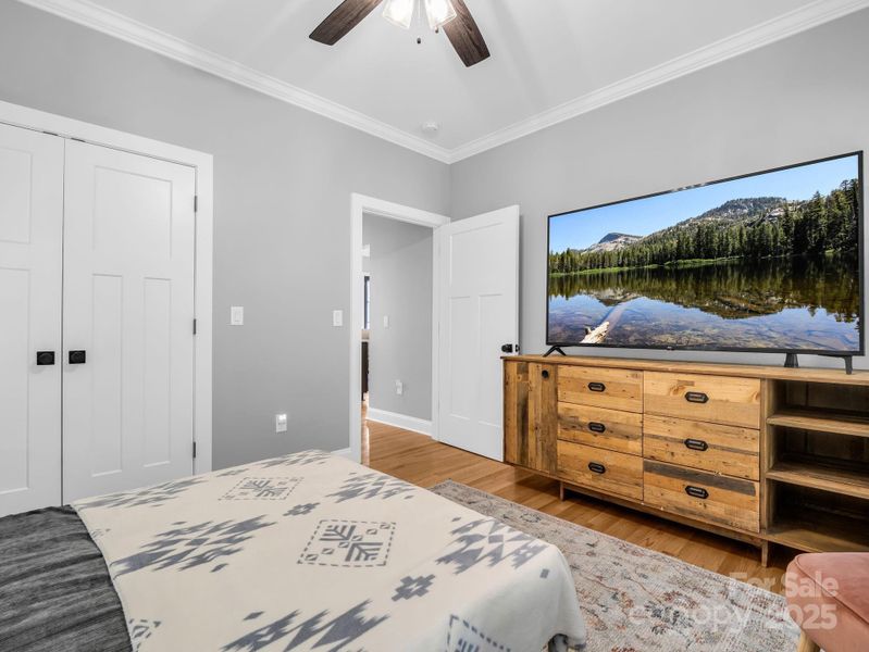 Furnished interior view inside a new home in , Columbus (Image 14).