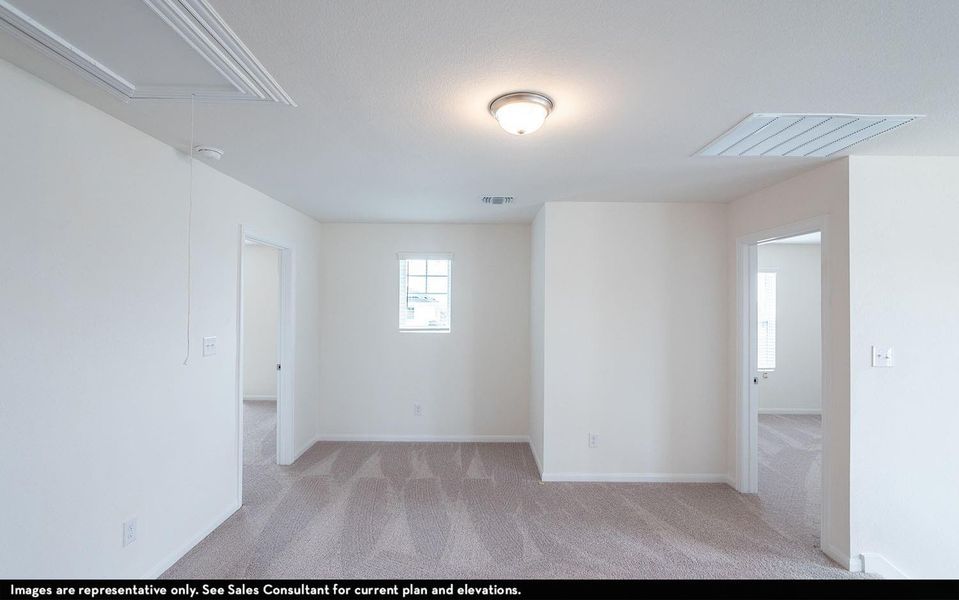 Spacious, unfurnished interior of a new home in Pecan Estates, Crosby (Image 10).