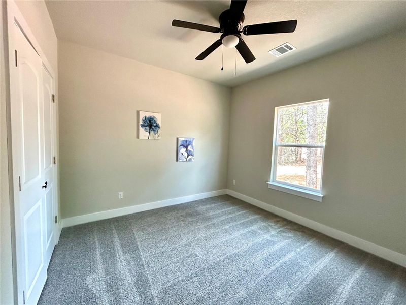 Secondary bedroom. Secondary bedroom.