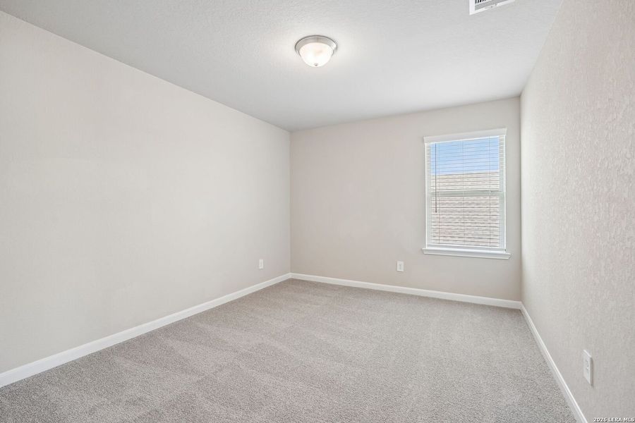 Spacious, unfurnished interior of a new home in Arcadia Ridge - Premier Series, San Antonio (Image 24).