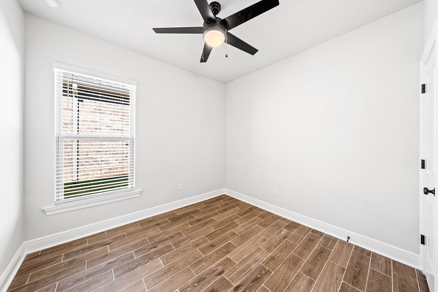 Spacious, unfurnished interior of a new home in Sentinel Ridge, Pace (Image 15).