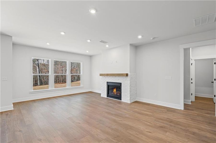 Spacious, unfurnished interior of a new home in Hunters Creek, Flowery Branch (Image 16).