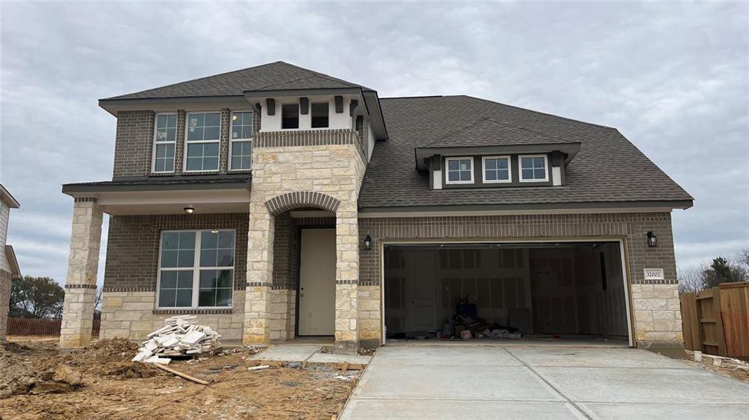 Welcome home to 32002 Fernwood Mallow Court located in the community of Dellrose and zoned to Waller ISD.