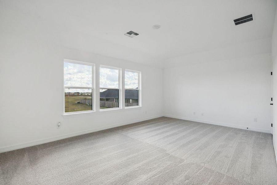 Spacious, unfurnished interior of a new home in Valencia, Manvel (Image 14).