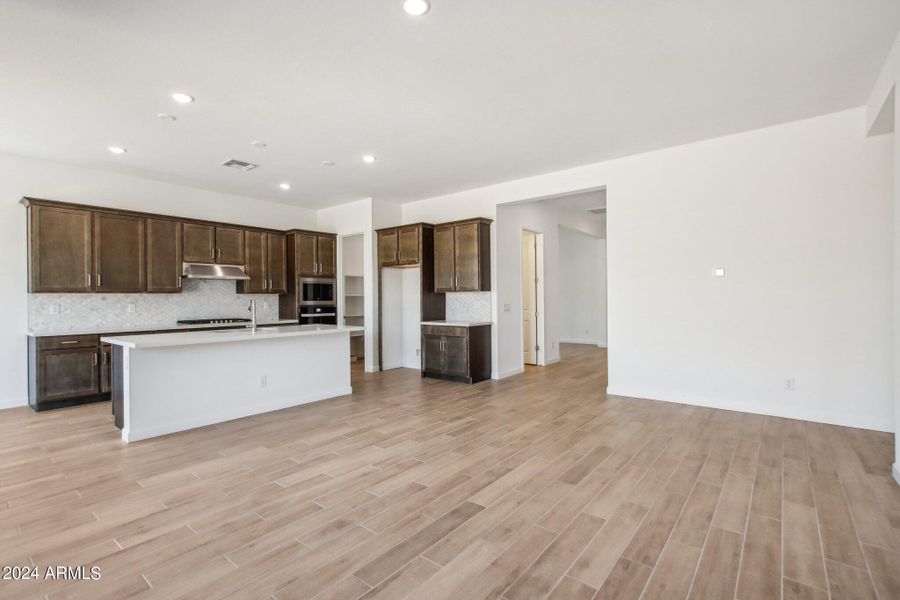 018 Kitchen and great room