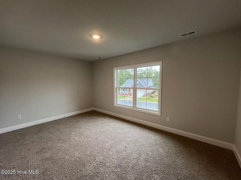 Spacious, unfurnished interior of a new home in Palmetto Creek, Bolivia (Image 24).