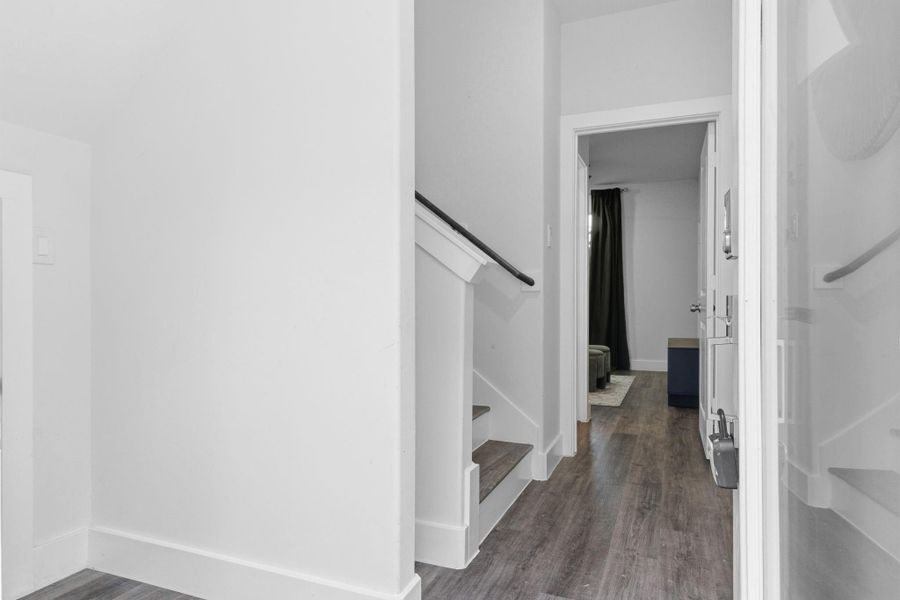 Spacious, unfurnished interior of a new home in , Houston (Image 27).