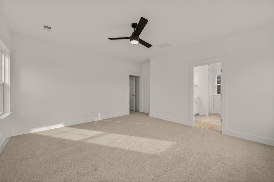 Spacious, unfurnished interior of a new home in Indigo Place, North Charleston (Image 25).