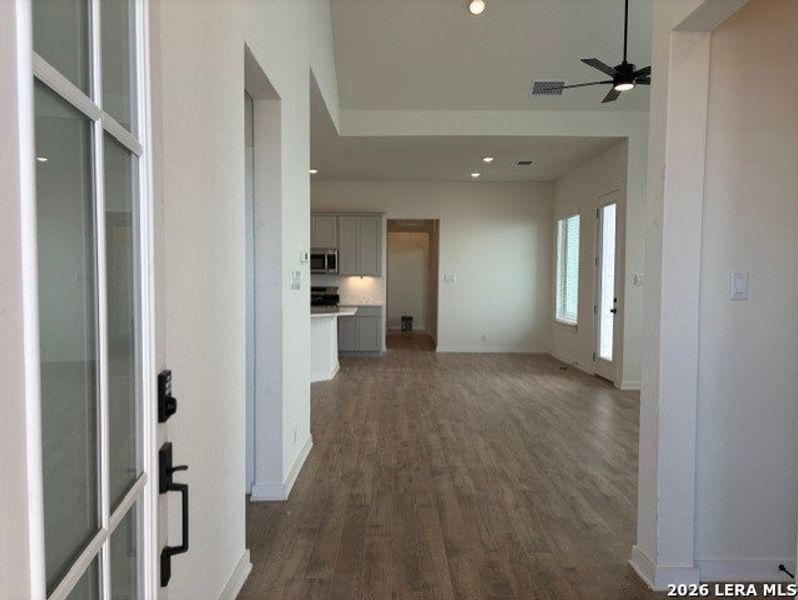Spacious, unfurnished interior of a new home in The Crossvine, Schertz (Image 14).