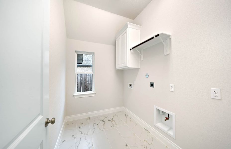 Representative unfurnished interior of a home built from the 2349 by Ravenna Homes in The Highlands 55′, Porter (Image 28). Representative unfurnished interior of a home built from the 2349 by Ravenna Homes in The Highlands 55′, Porter (Image 28).