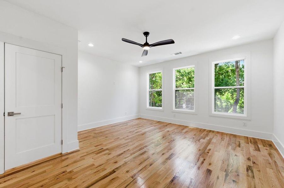 Spacious, unfurnished interior of a new home in , Atlanta (Image 40).