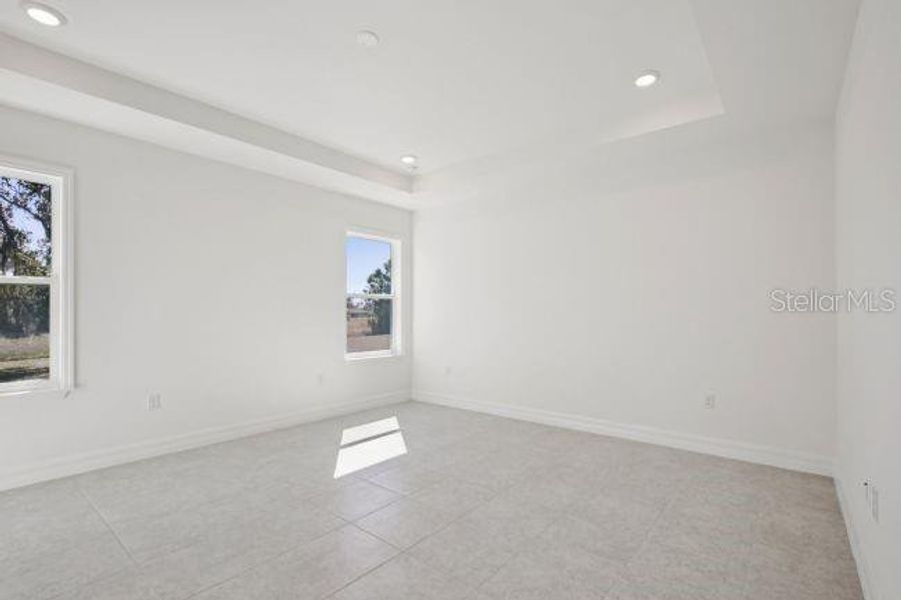 Spacious, unfurnished interior of a new home in , Punta Gorda (Image 24).
