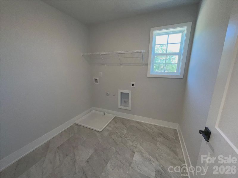 Spacious, unfurnished interior of a new home in Pine Trace, Gastonia (Image 14).