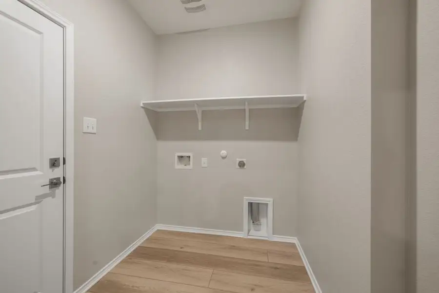Spacious, unfurnished interior of a new home in Hidden Trails, Belton (Image 28). Spacious, unfurnished interior of a new home in Hidden Trails, Belton (Image 28).