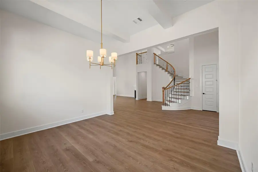 Spacious, unfurnished interior of a new home in Bridgeland 80′, Cypress (Image 11).