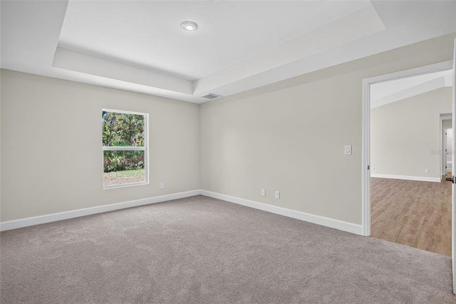 Spacious, unfurnished interior of a new home in , Port Charlotte (Image 17).