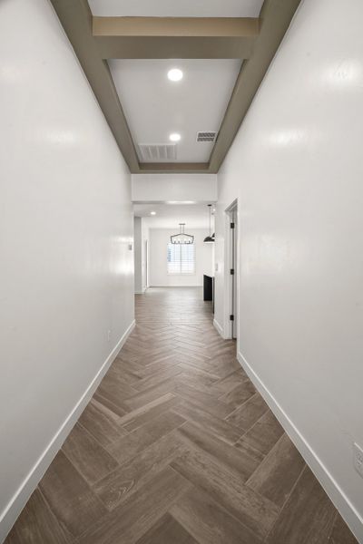 Spacious, unfurnished interior of a new home in Tierra Del Este 91, El Paso (Image 16). Spacious, unfurnished interior of a new home in Tierra Del Este 91, El Paso (Image 16).