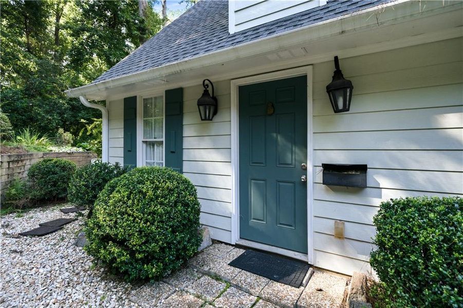 Exterior details and patio area of a home in , Decatur (Image 4).