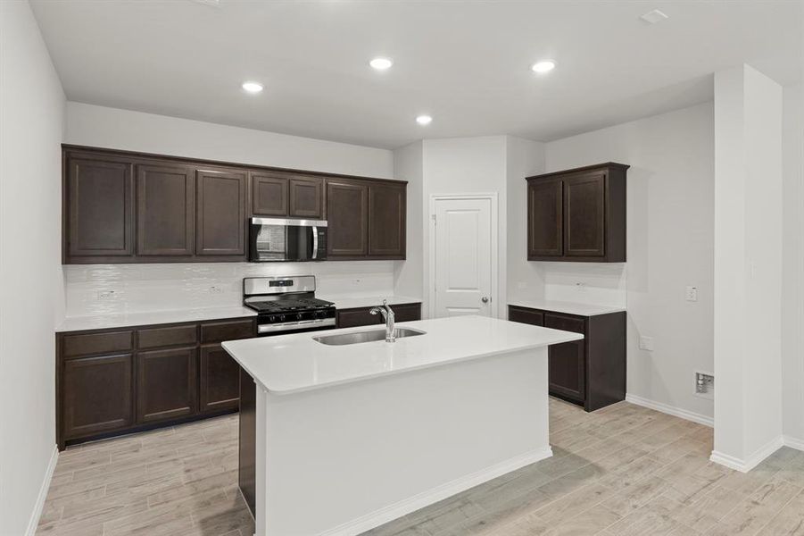 12. 2521 McNally - Kitchen (2) 12. 2521 McNally - Kitchen (2)