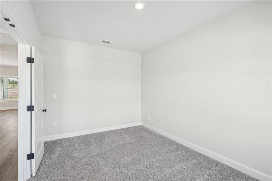 Spacious, unfurnished interior of a new home in Martin Springs - Estate Series, Lawrenceville (Image 23).